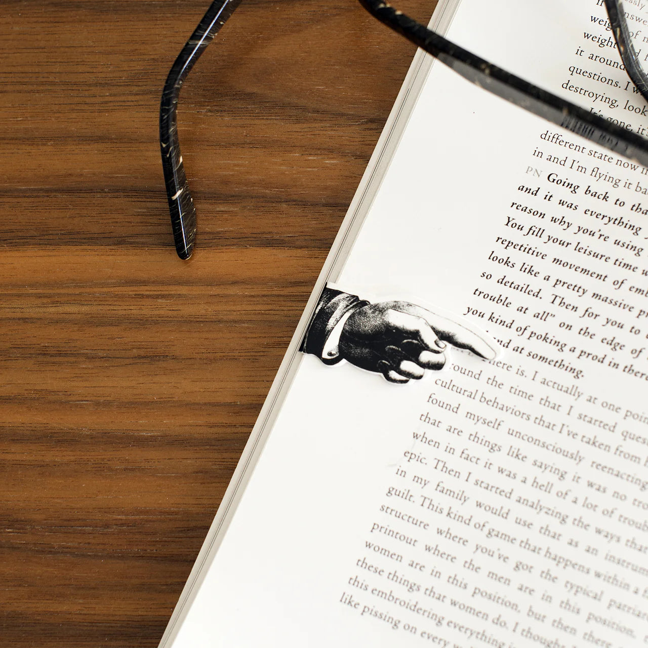 Magnetic Pointing Bookmarks - Set of 4